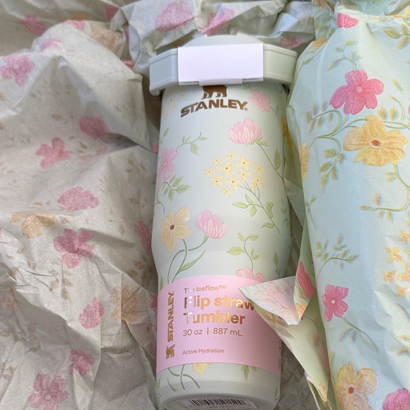 Stanley Other - Stanley Room to bloom Floral Flip straw tumbler 30 oz